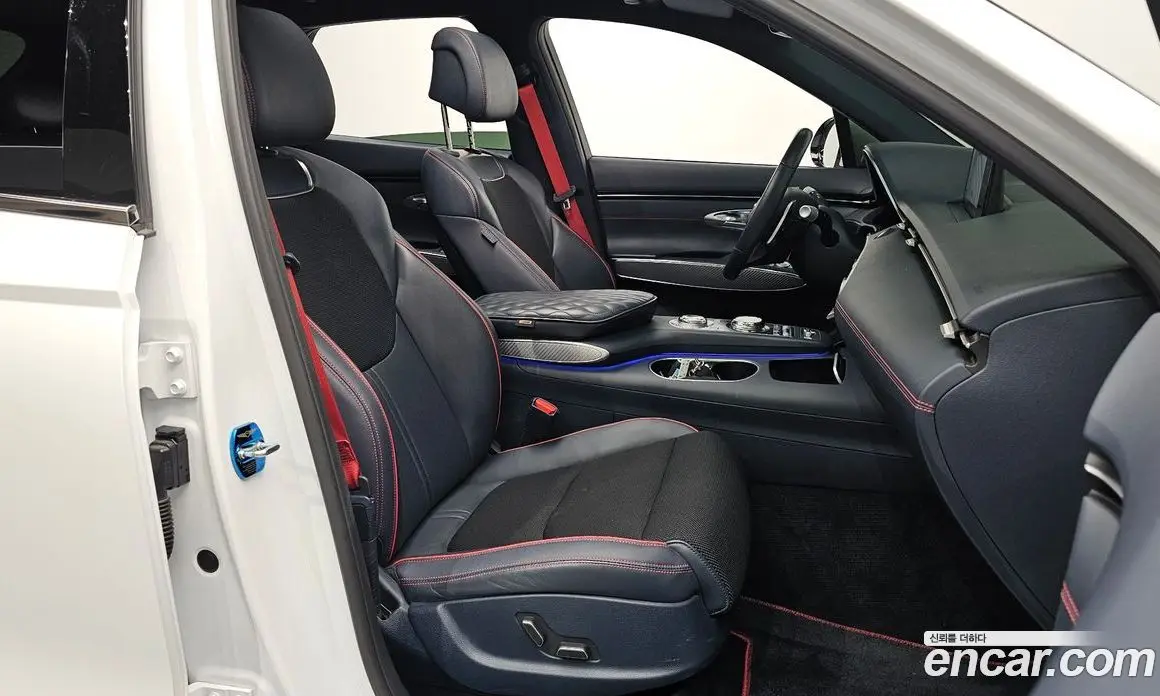 Genesis GV70 2021 2.5 автомат (гидро), фото 17