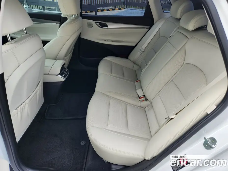 Hyundai Grandeur 2022 2.4 автомат (гидро), фото 13