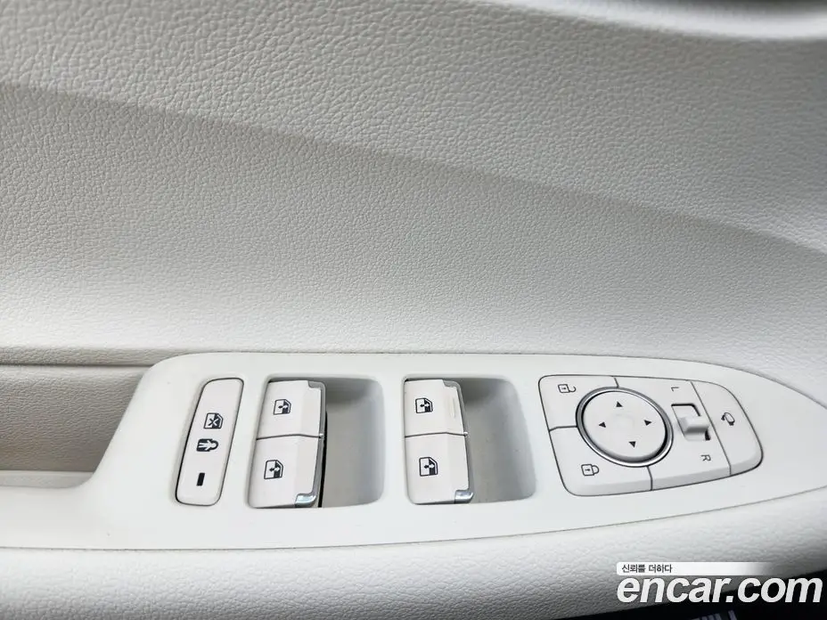 Hyundai Grandeur 2022 2.4 автомат (гидро), фото 17