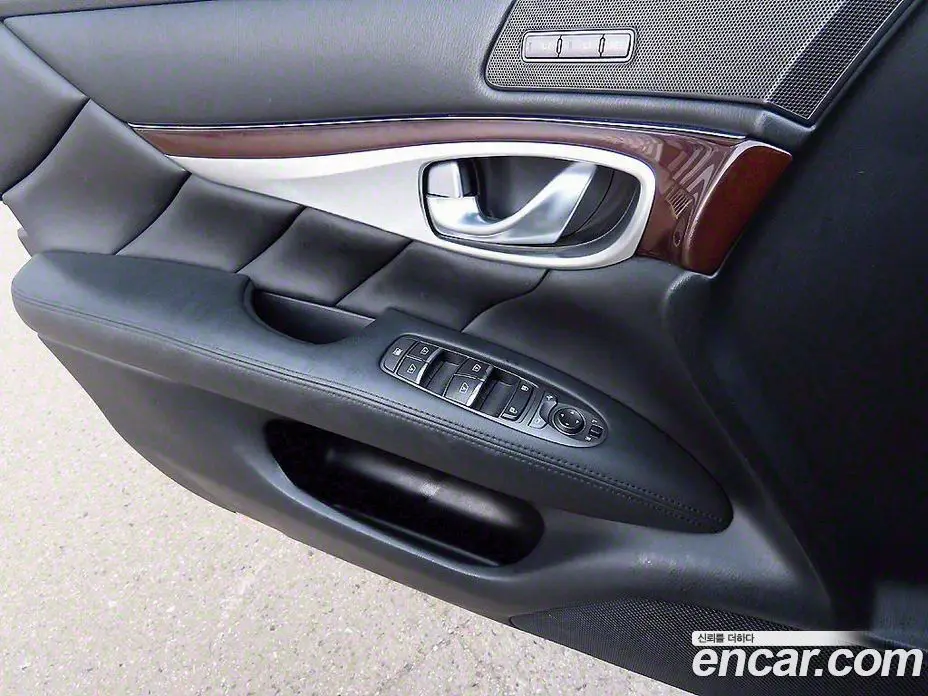Infiniti Q70 2015 3.7 автомат (гидро), фото 11 Infiniti Q70 2015 3.7 автомат (гидро), фото 11