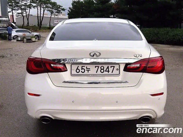 Infiniti Q70 2015 3.7 автомат (гидро), миниатюра 4 Infiniti Q70 2015 3.7 автомат (гидро), миниатюра 4