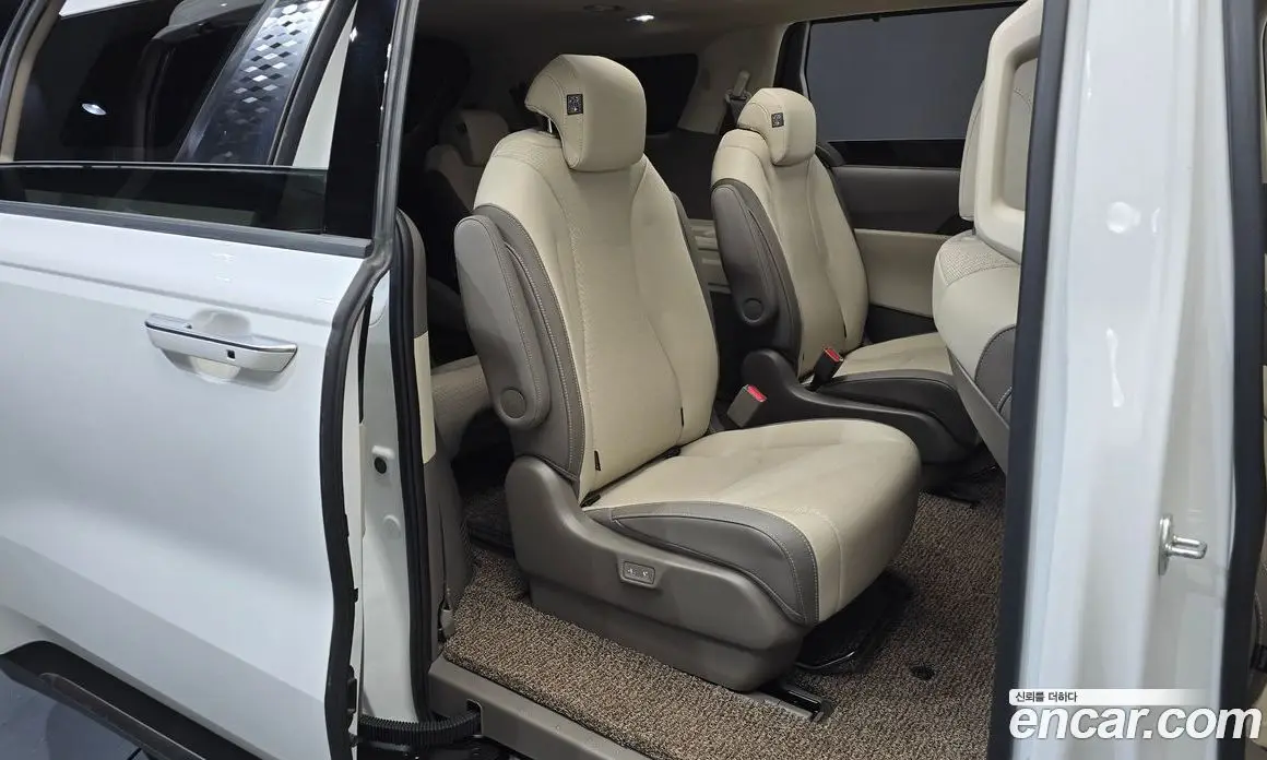 Kia Carnival 2024 1.6 автомат (гидро), фото 16