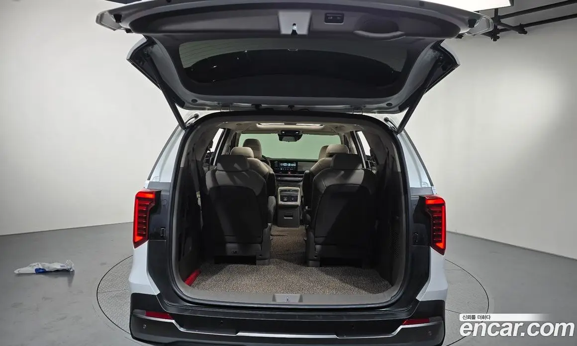Kia Carnival 2024 1.6 автомат (гидро), фото 24