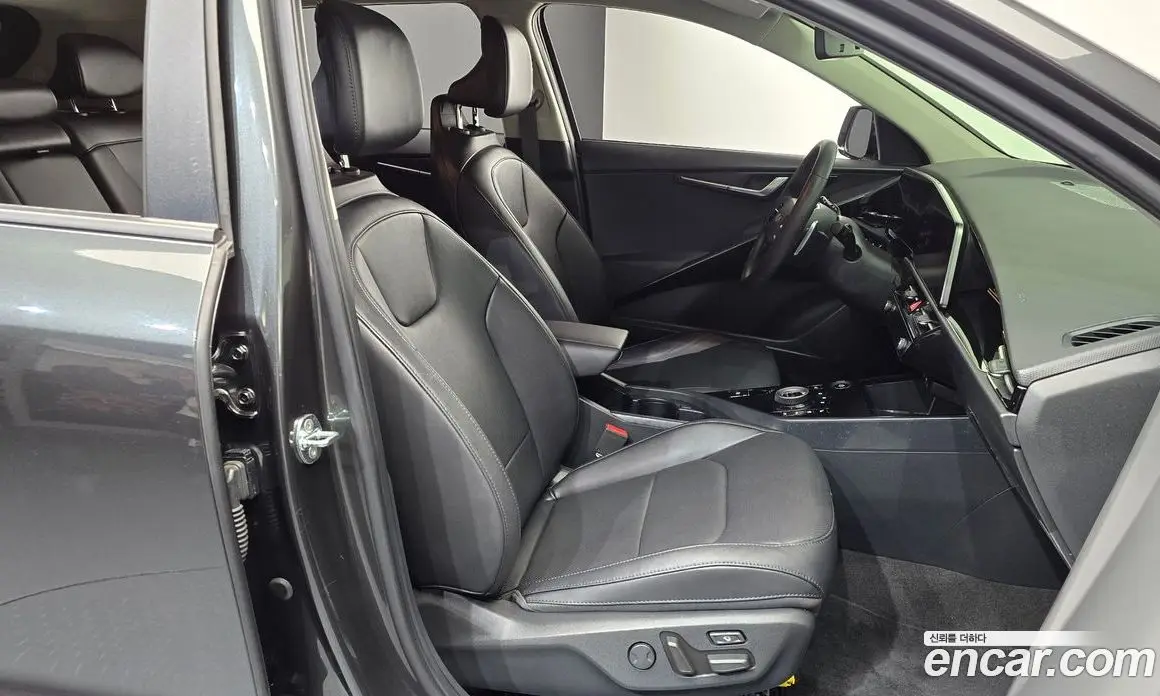 Kia Niro 2022 0.1 автомат (гидро), фото 16