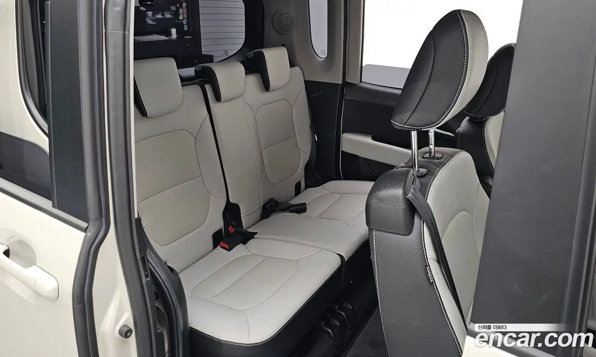 Kia Ray 2023 1.0 автомат (гидро), фото 17