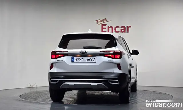 Kia Seltos 2021 1.6 автомат (гидро), миниатюра 3