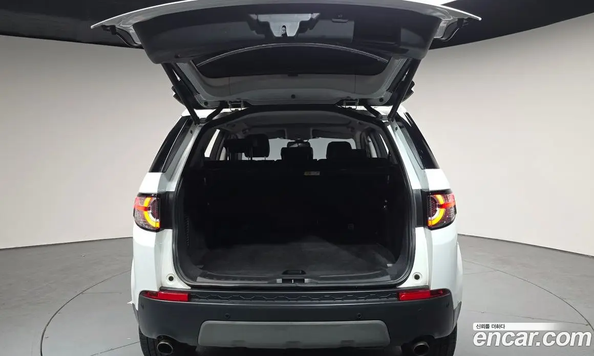 Land Rover Discovery Sport 2017 2.0 автомат (гидро), фото 26