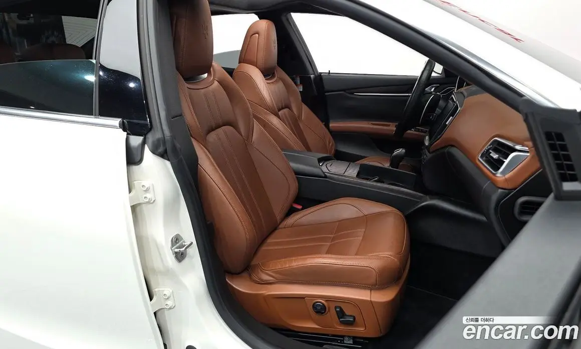 Maserati Ghibli 2017 3.0 автомат (гидро), фото 11 Maserati Ghibli 2017 3.0 автомат (гидро), фото 11