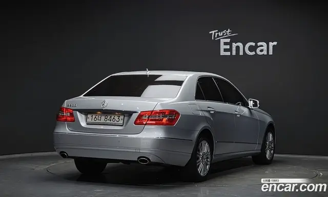 Mercedes-Benz E-Class 2010 3.0 автомат (гидро), миниатюра 2