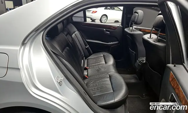 Mercedes-Benz E-Class 2010 3.0 автомат (гидро), миниатюра 11
