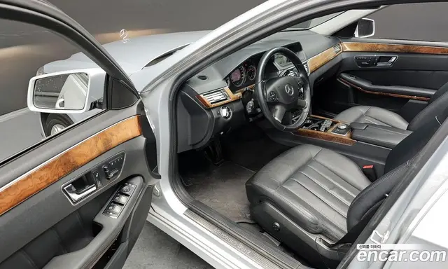 Mercedes-Benz E-Class 2010 3.0 автомат (гидро), миниатюра 12