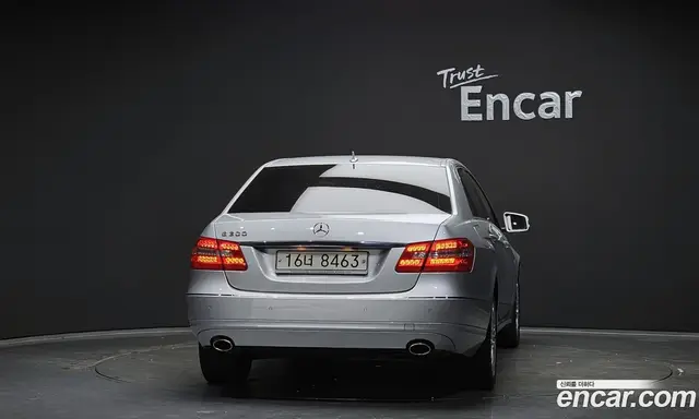 Mercedes-Benz E-Class 2010 3.0 автомат (гидро), миниатюра 4