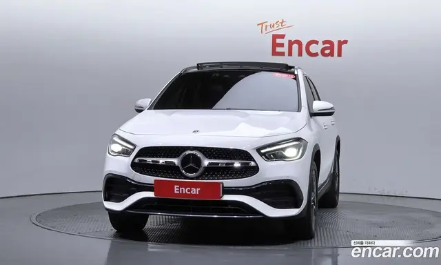 Mercedes-Benz GLA-Class 2023 2.0 автомат (гидро), миниатюра 2