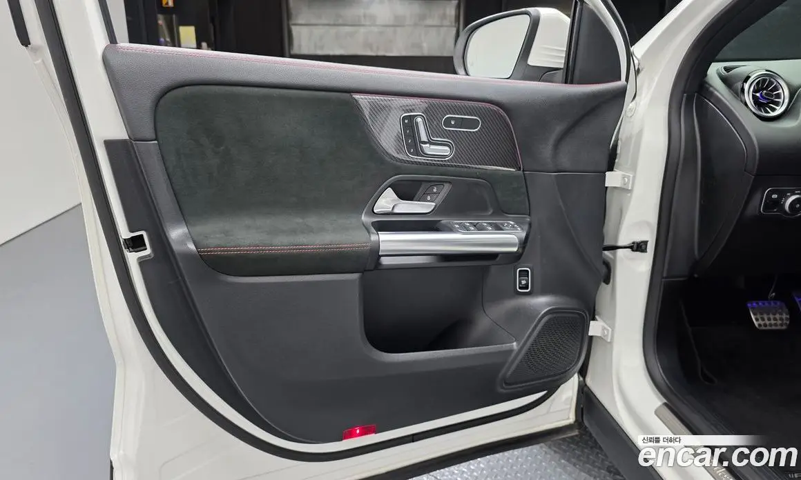 Mercedes-Benz GLA-Class 2023 2.0 автомат (гидро), фото 13