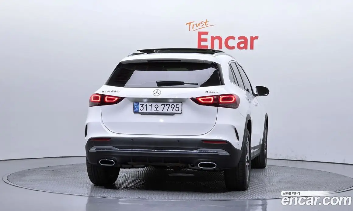 Mercedes-Benz GLA-Class 2023 2.0 автомат (гидро), фото 3