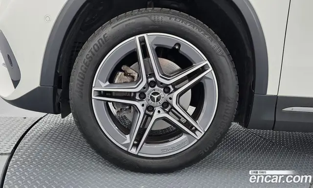 Mercedes-Benz GLA-Class 2023 2.0 автомат (гидро), миниатюра 4