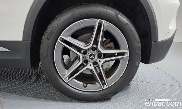 Mercedes-Benz GLA-Class 2023 2.0 автомат (гидро), миниатюра 6