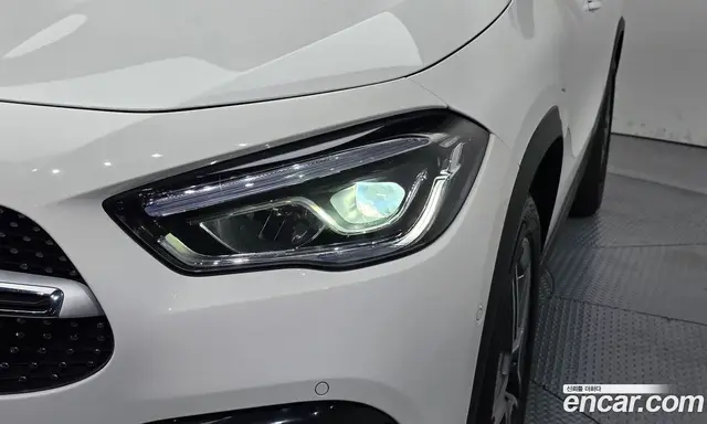 Mercedes-Benz GLA-Class 2023 2.0 автомат (гидро), миниатюра 7