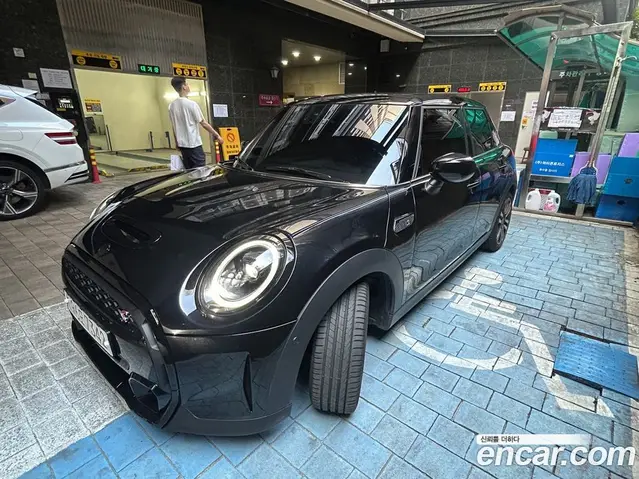 Mini Cooper 2024 2.0 автомат (гидро), миниатюра 2
