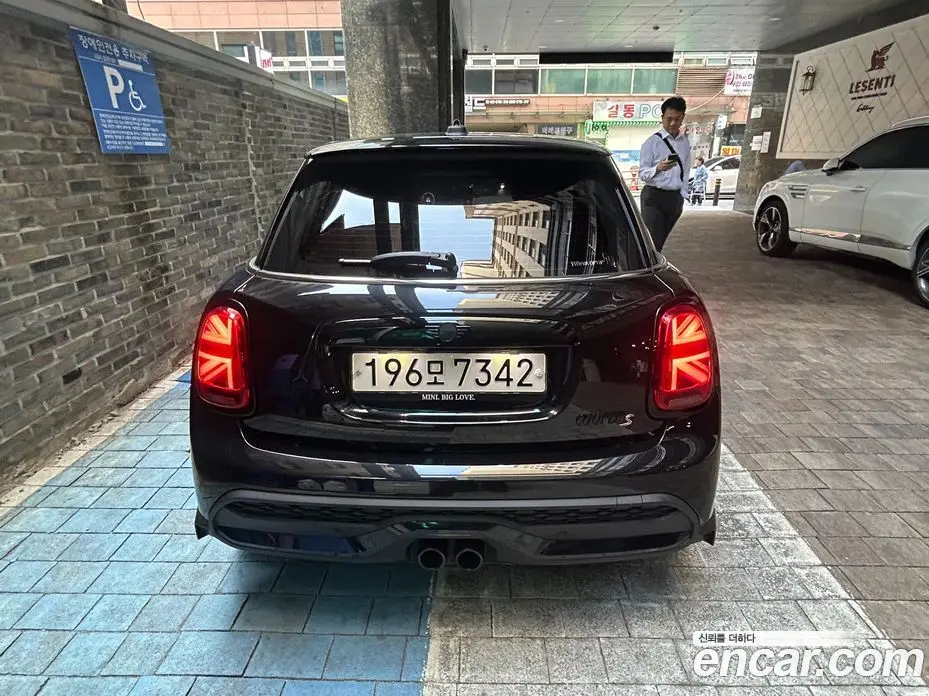 Mini Cooper 2024 2.0 автомат (гидро), фото 3