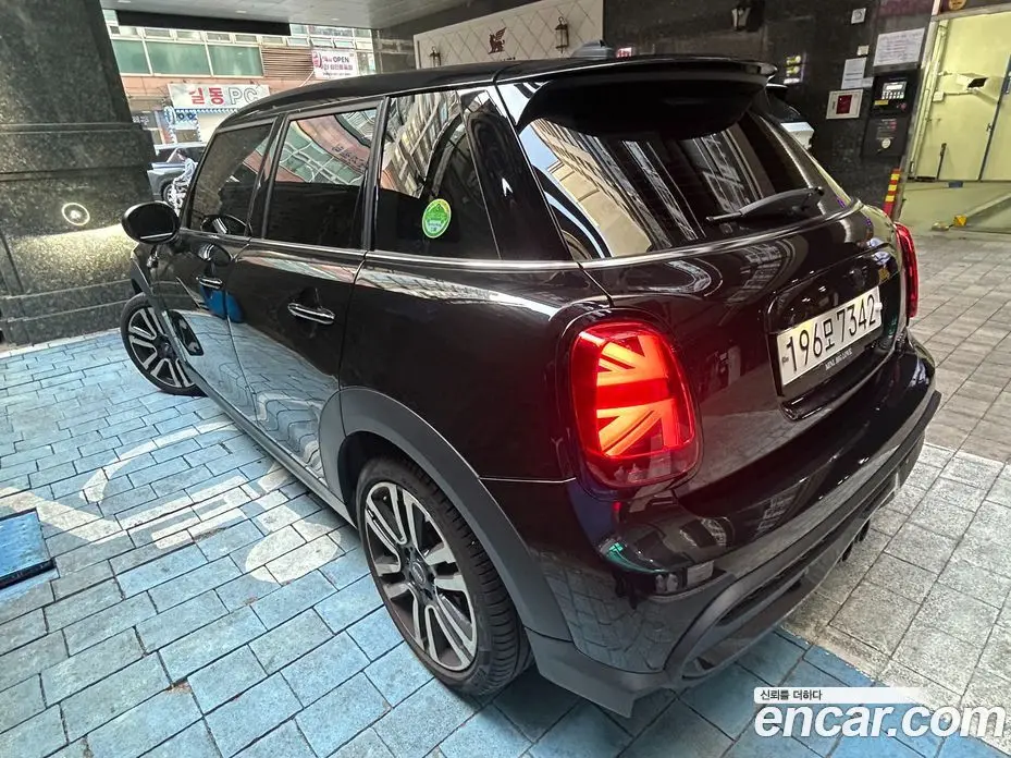 Mini Cooper 2024 2.0 автомат (гидро), фото 5