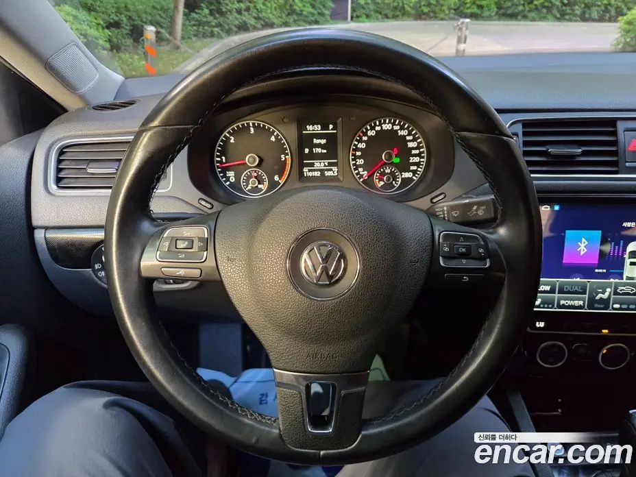 Volkswagen Jetta 2013 2.0 автомат (гидро), фото 11