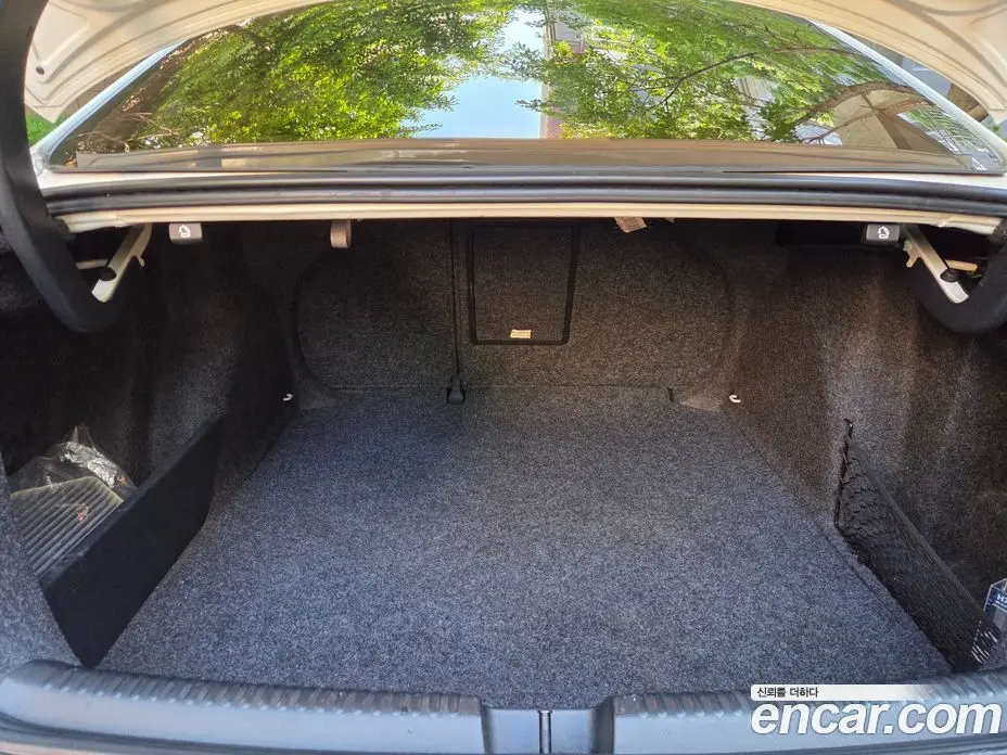 Volkswagen Jetta 2013 2.0 автомат (гидро), фото 19