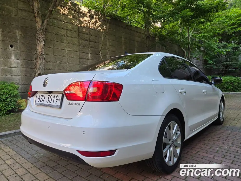Volkswagen Jetta 2013 2.0 автомат (гидро), фото 5