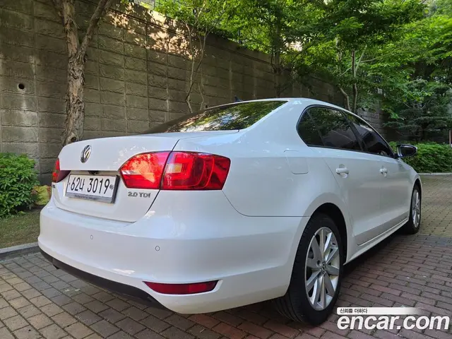 Volkswagen Jetta 2013 2.0 автомат (гидро), миниатюра 5