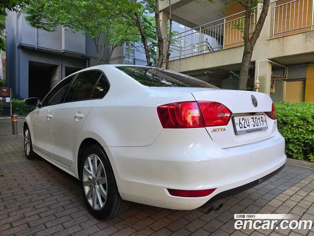 Volkswagen Jetta 2013 2.0 автомат (гидро), миниатюра 7