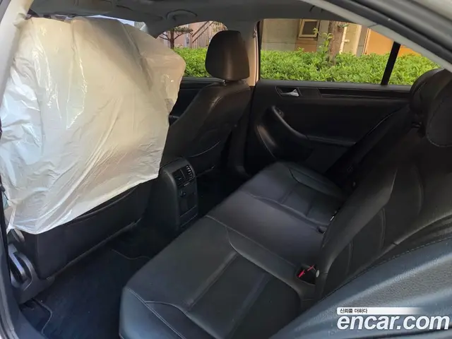 Volkswagen Jetta 2013 2.0 автомат (гидро), миниатюра 9