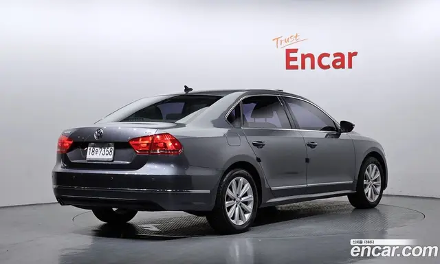 Volkswagen Passat 2015 1.8 автомат (гидро), миниатюра 2