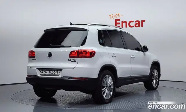Volkswagen Tiguan 2015 2.0 автомат (гидро), миниатюра 2
