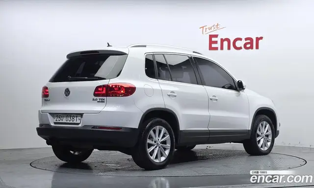 Volkswagen Tiguan 2015 2.0 автомат (гидро), миниатюра 2