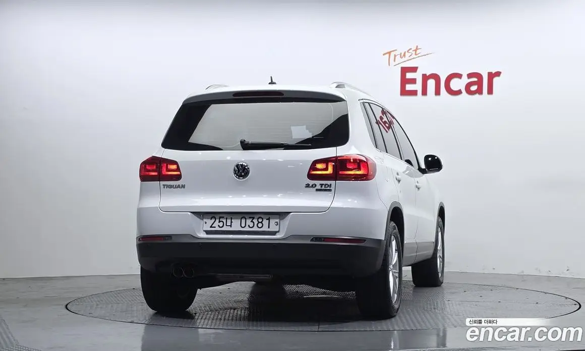 Volkswagen Tiguan 2015 2.0 автомат (гидро), фото 4