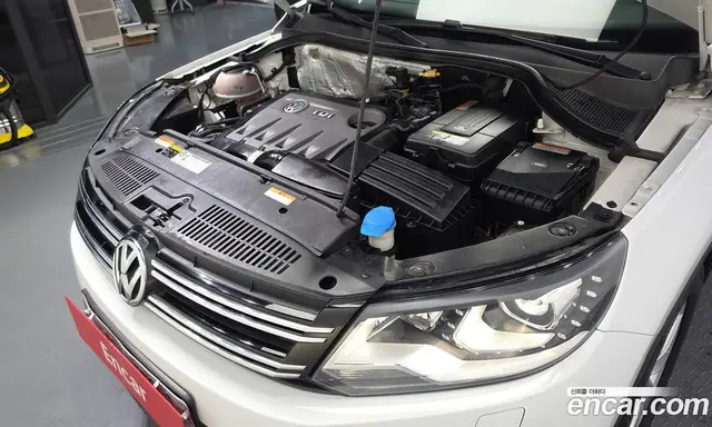 Volkswagen Tiguan 2015 2.0 автомат (гидро), миниатюра 6