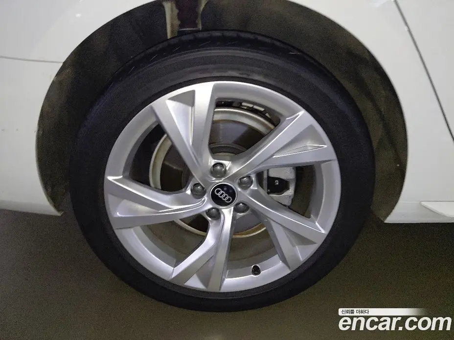 Audi A4 2021 2.0 автомат (гидро), фото 13