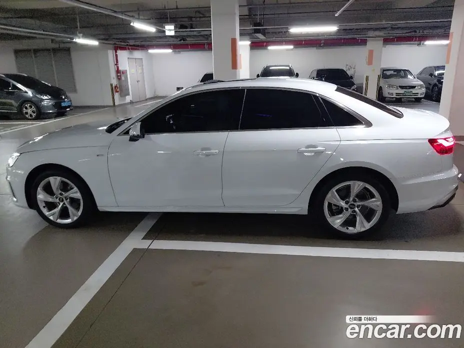 Audi A4 2021 2.0 автомат (гидро), фото 5