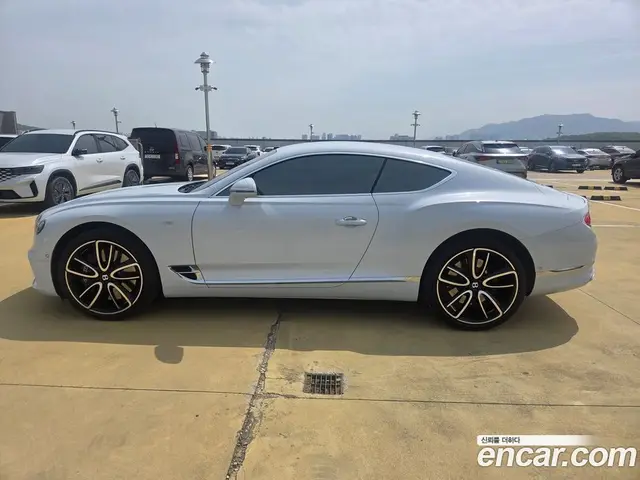 Bentley Continental, 2022, 22 500 км