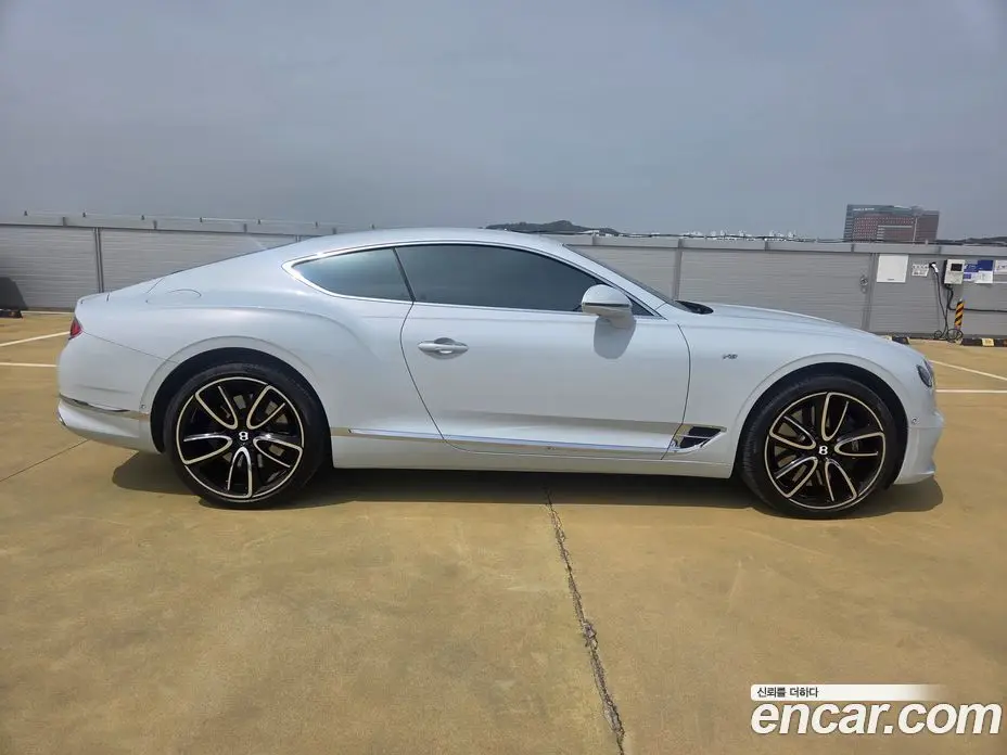 Bentley Continental 2022 4.0 автомат (гидро), фото 2 Bentley Continental 2022 4.0 автомат (гидро), фото 2