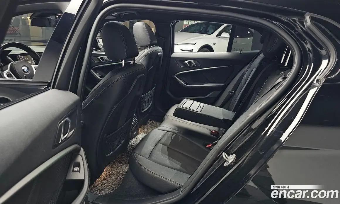 BMW 1 серия 2022 2.0 автомат (гидро), фото 17