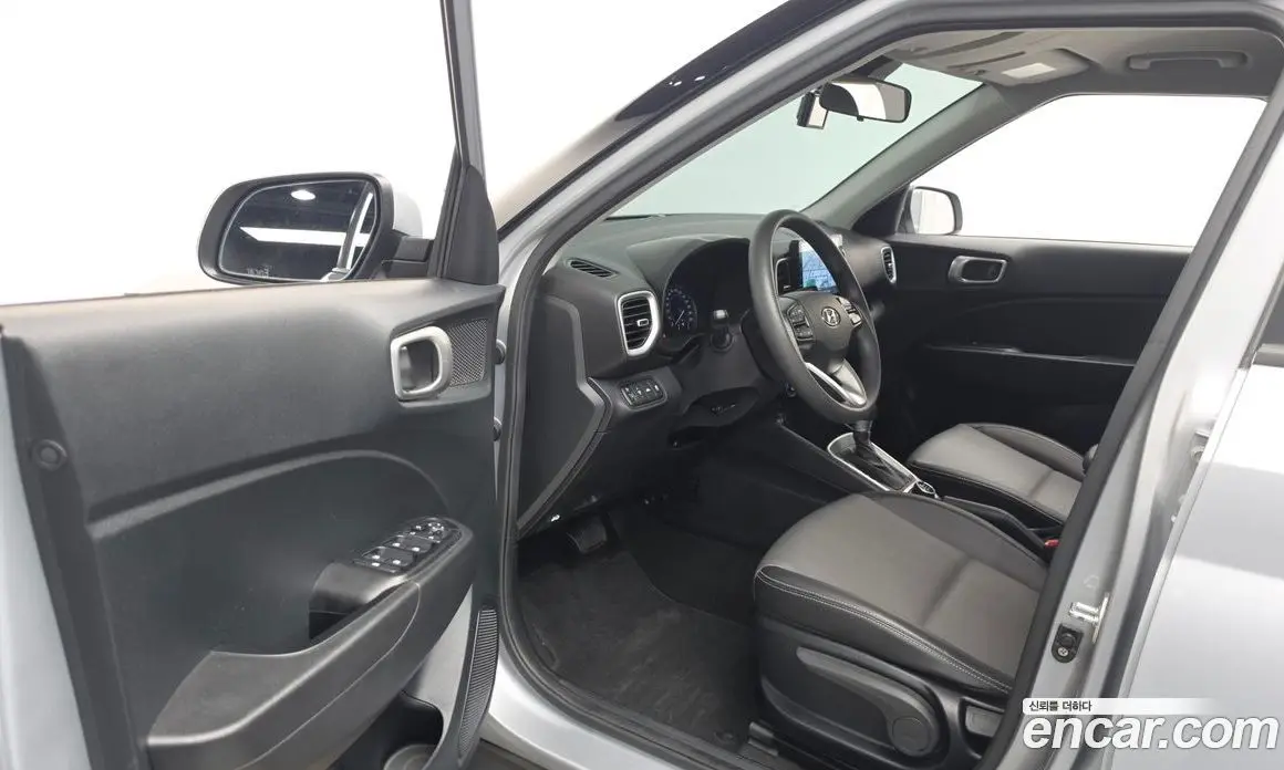Hyundai Venue 2022 1.6 автомат (гидро), фото 13