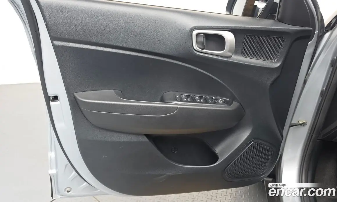 Hyundai Venue 2022 1.6 автомат (гидро), фото 14
