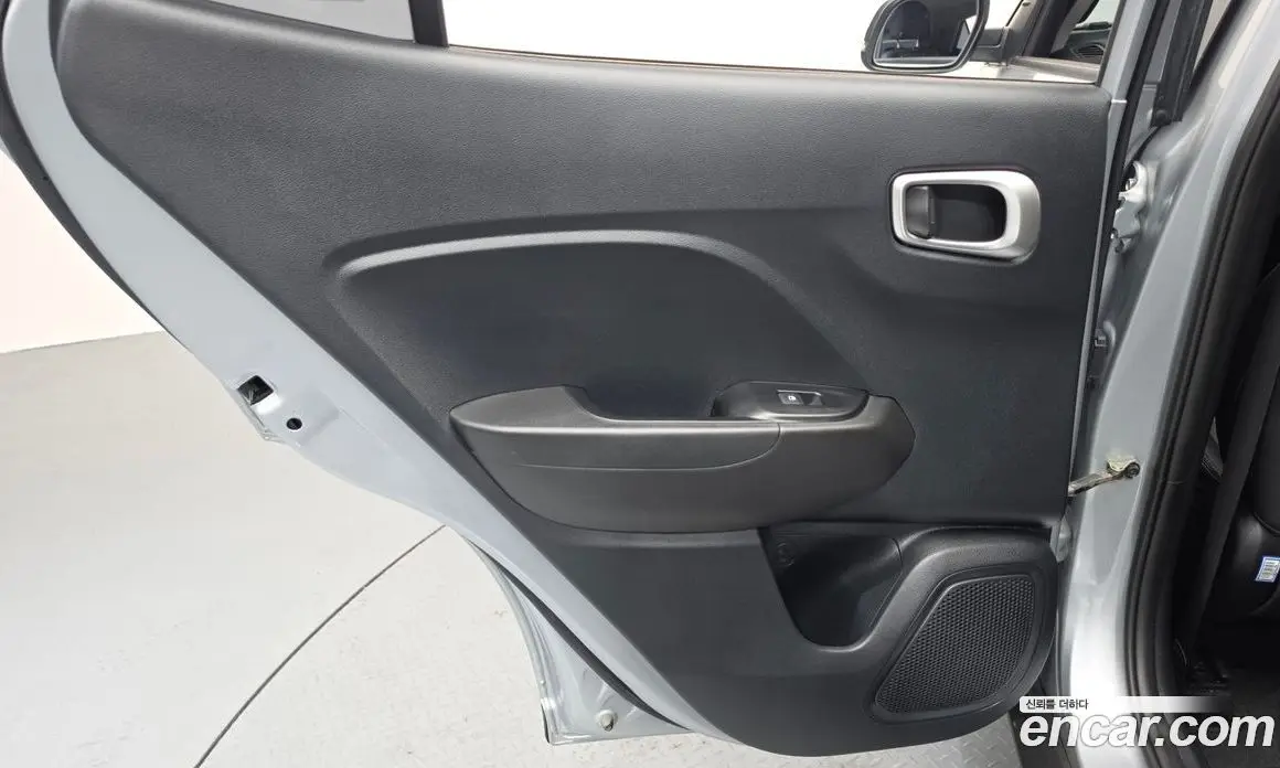 Hyundai Venue 2022 1.6 автомат (гидро), фото 15