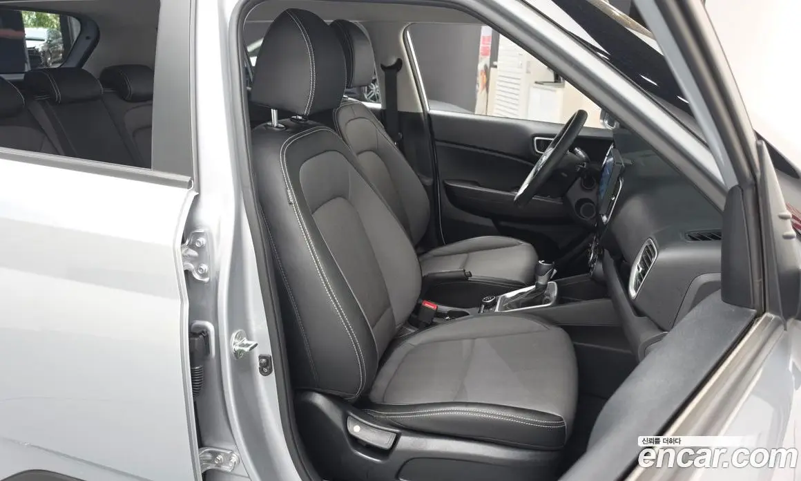 Hyundai Venue 2022 1.6 автомат (гидро), фото 16