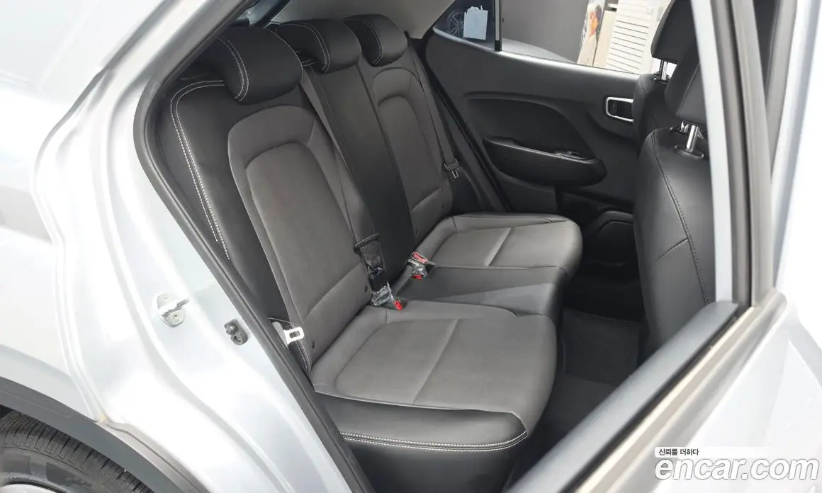 Hyundai Venue 2022 1.6 автомат (гидро), фото 17