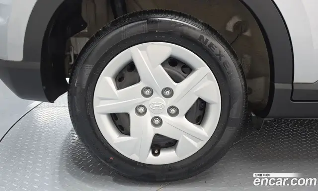 Hyundai Venue 2022 1.6 автомат (гидро), миниатюра 5