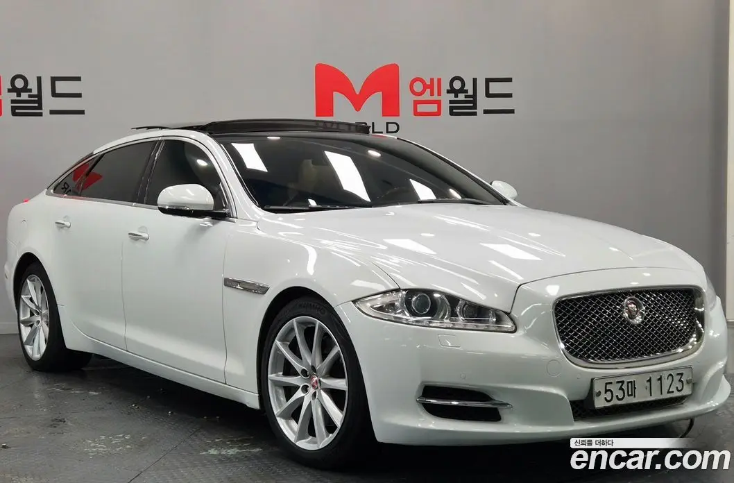 Jaguar XJ 2014 3.0 автомат (гидро), фото 20 Jaguar XJ 2014 3.0 автомат (гидро), фото 20