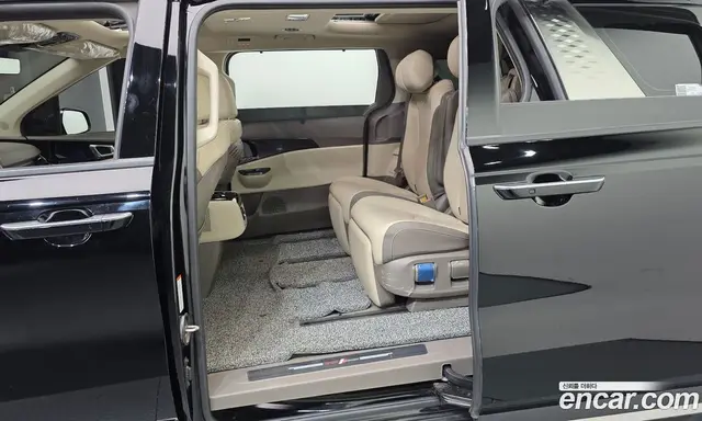 Kia Carnival 2024 2.2 автомат (гидро), миниатюра 11