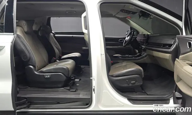 Kia Carnival 2024 2.2 автомат (гидро), миниатюра 12